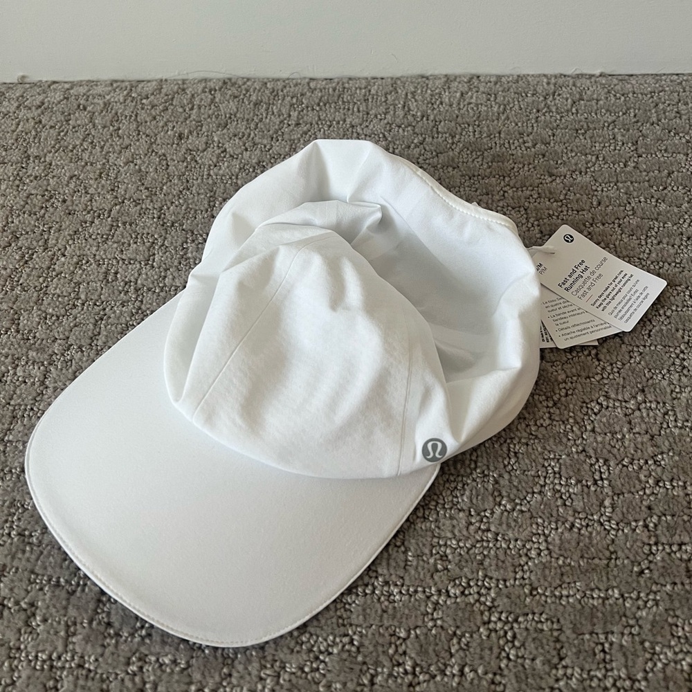 NWT Lululemon Fast & Free Running Hat S/M